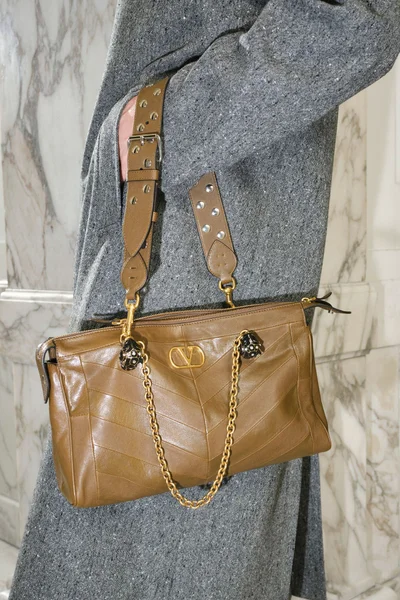 Look 70